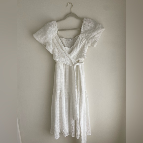 Astr the label Sonnet puff sleeve white midi dress - Picture 6 of 6